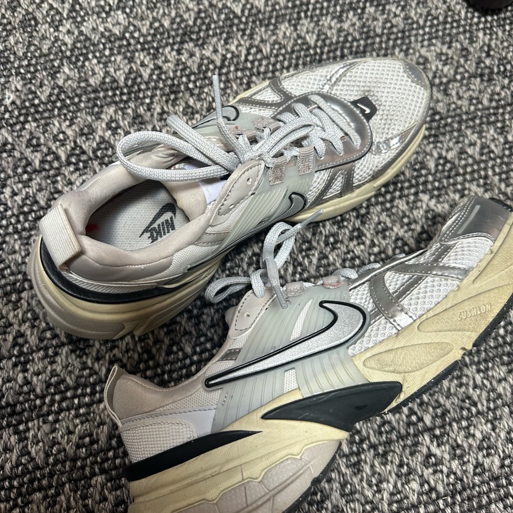 Women’s Nike Shoe